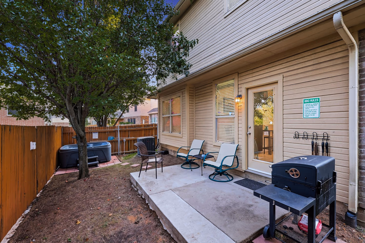 https://upcdn.io/W23MTH6/image/uploads/2025/09/17/4jW5dJF7LS-8304%20Timberbrook%20Ln%20VT%20Final-4.jpg?f=avif&w=900&h=500&fit=cover&quality=60