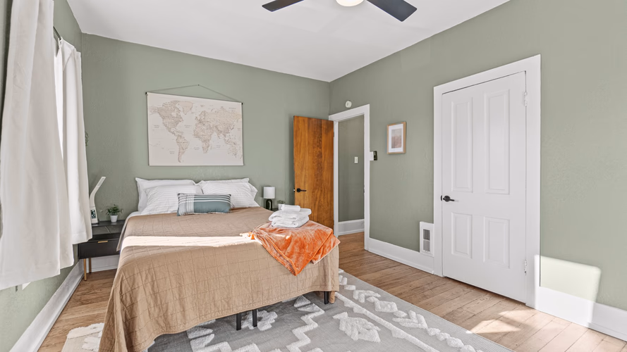 https://upcdn.io/W23MTH6/image/uploads/2025/09/19/4jVifsBrCj-28-web-or-mls-DSC01617.jpg?f=avif&w=900&h=500&fit=cover&quality=60
