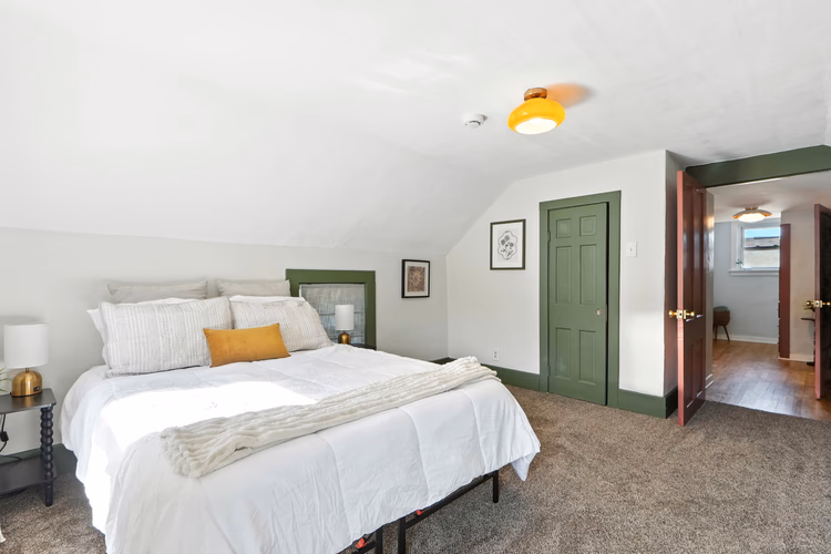 https://upcdn.io/W23MTH6/image/uploads/2025/09/19/4jVicpgQFx-33-web-or-mls-040_DSC04314.jpg?f=avif&w=900&h=500&fit=cover&quality=60