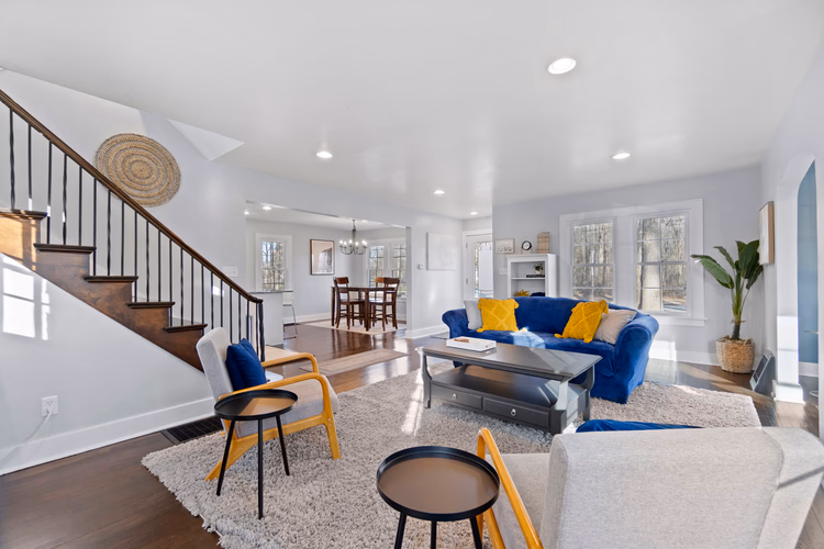 https://upcdn.io/W23MTH6/image/uploads/2025/09/19/4jViWbRC9B-1-web-or-mls-DSC05327.jpg?f=avif&w=900&h=500&fit=cover&quality=60