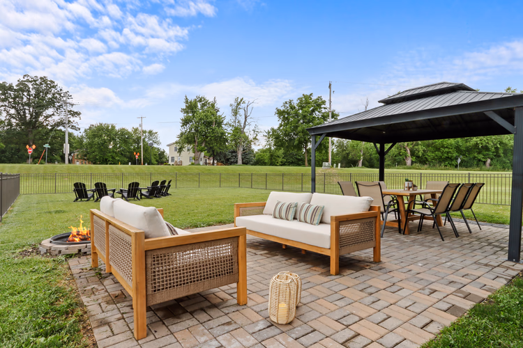 https://upcdn.io/W23MTH6/image/uploads/2025/09/19/4jVhmmjk92-IMG_9368%202_patiosofas.jpg?f=avif&w=900&h=500&fit=cover&quality=60