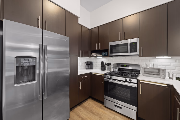 https://upcdn.io/W23MTH6/image/uploads/2025/09/20/4jVhARU6F3-5-web-or-mls-Camino%20Del%20Arroyo%20(4%20of%2050).JPG?f=avif&w=900&h=500&fit=cover&quality=60