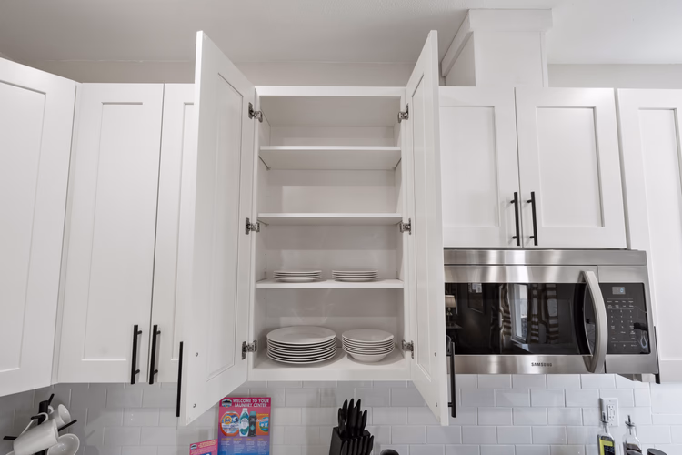 https://upcdn.io/W23MTH6/image/uploads/2025/09/21/4jVZBPKTAG-Dishes%20apt.jpeg?f=avif&w=900&h=500&fit=cover&quality=60