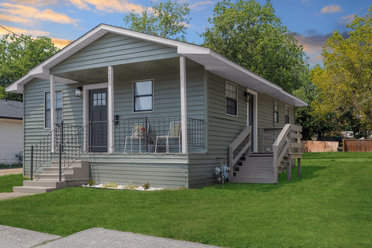 https://upcdn.io/W23MTH6/image/uploads/2025/09/22/4jVKgrhF85-exterior-68aa002b19727552466269.jpg?f=avif&w=900&h=500&fit=cover&quality=60