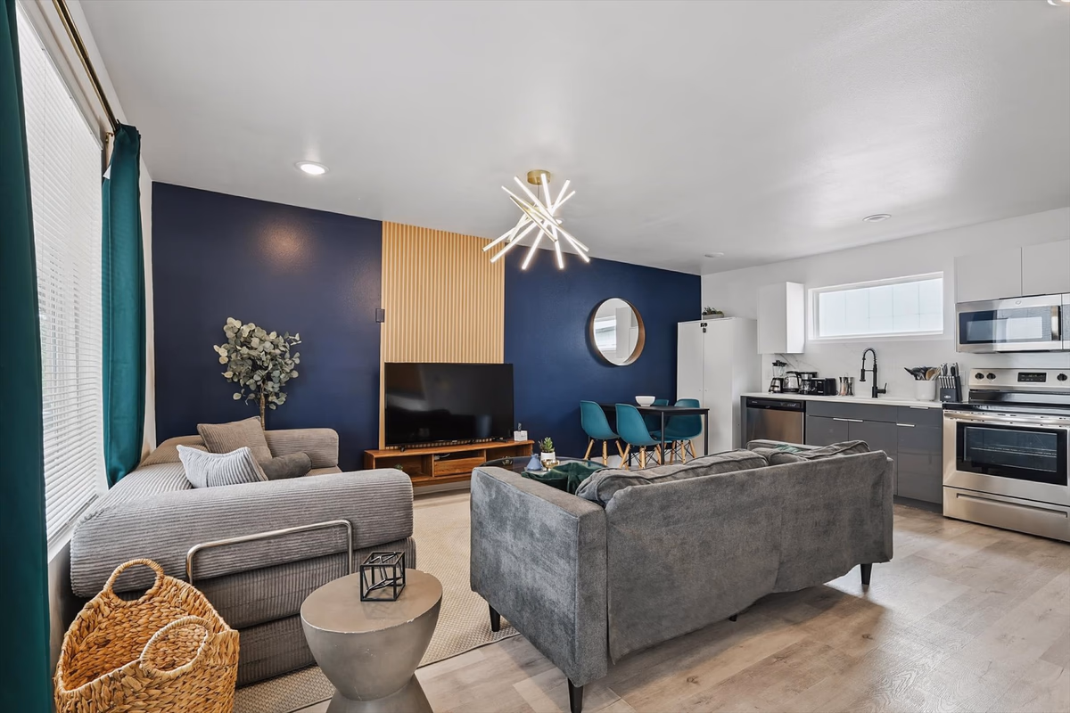 Best of Knox Henderson - 1BD/1BA Style & Comfort