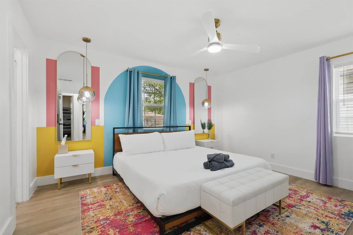 5-BD/2-BA Cheerful Retreat | Pool, Patio, Firepit