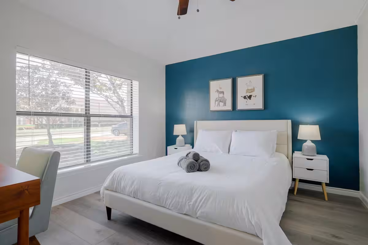 Vibrant Spacious Home w/ Private Pool and Jacuzzi