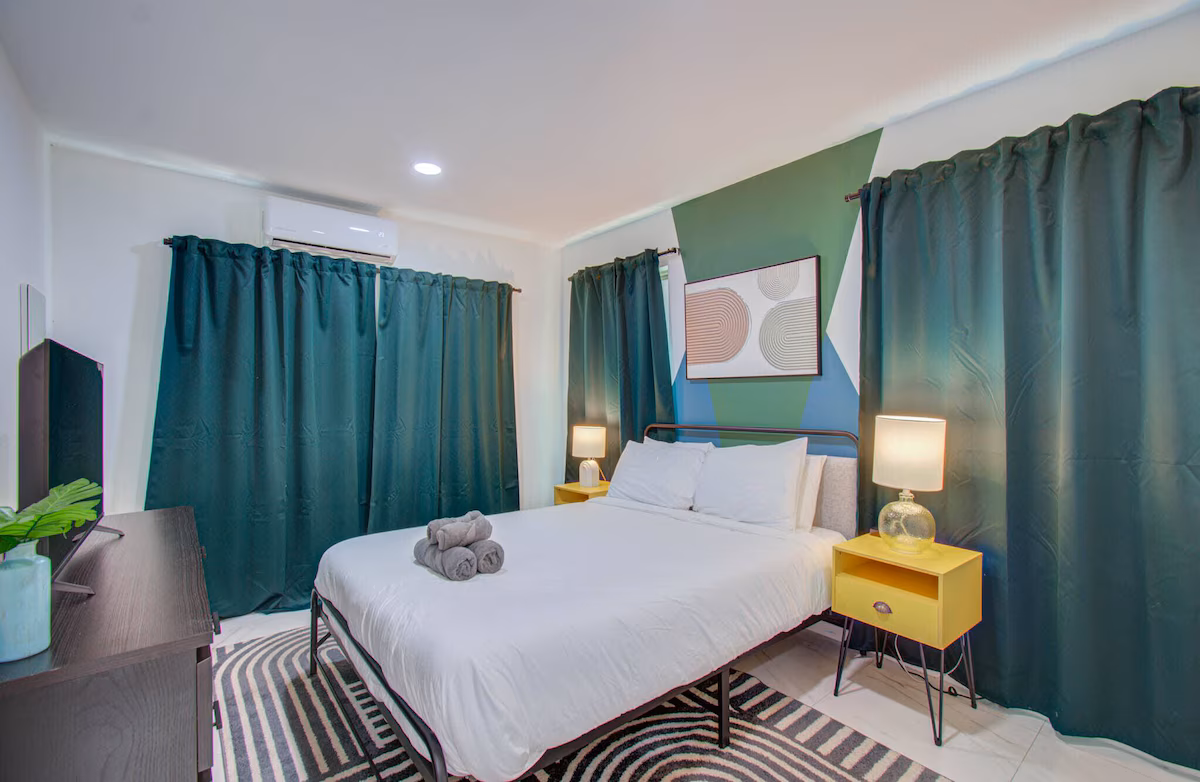 Bright & Cheerful 2-BD,1-BA Home by Buffalo Bayou