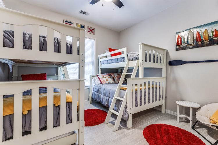 https://upcdn.io/W23MTH6/image/uploads/2025/09/24/4jV5wVhL3m-825-carrie-ln-lakewood-village-tx-75068-2-High-Res-23.jpg?f=avif&w=900&h=500&fit=cover&quality=60