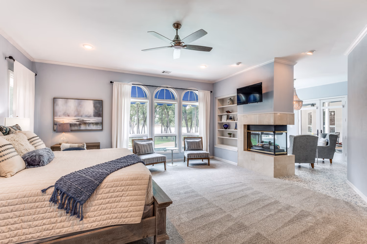https://upcdn.io/W23MTH6/image/uploads/2025/09/24/4jV5wVrVCA-825-carrie-ln-lakewood-village-tx-75068-2-High-Res-15.jpg?f=avif&w=900&h=500&fit=cover&quality=60