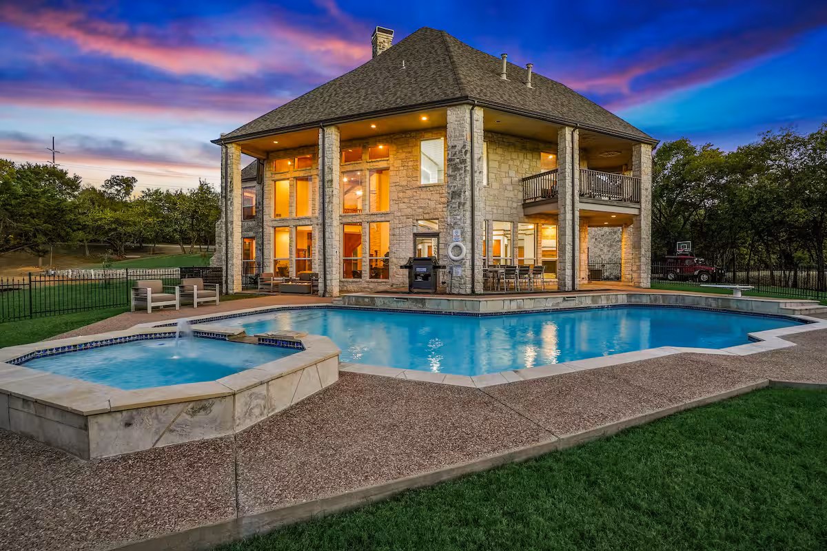 22-Acres Mansion - Backyard Oasis & Entertainment