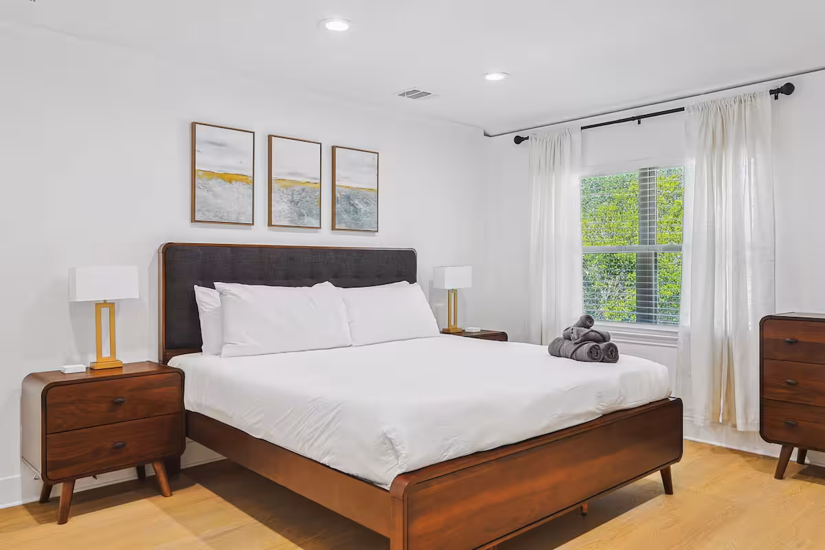 3BD Retreat with Pool & Patio, Mins to Attractions