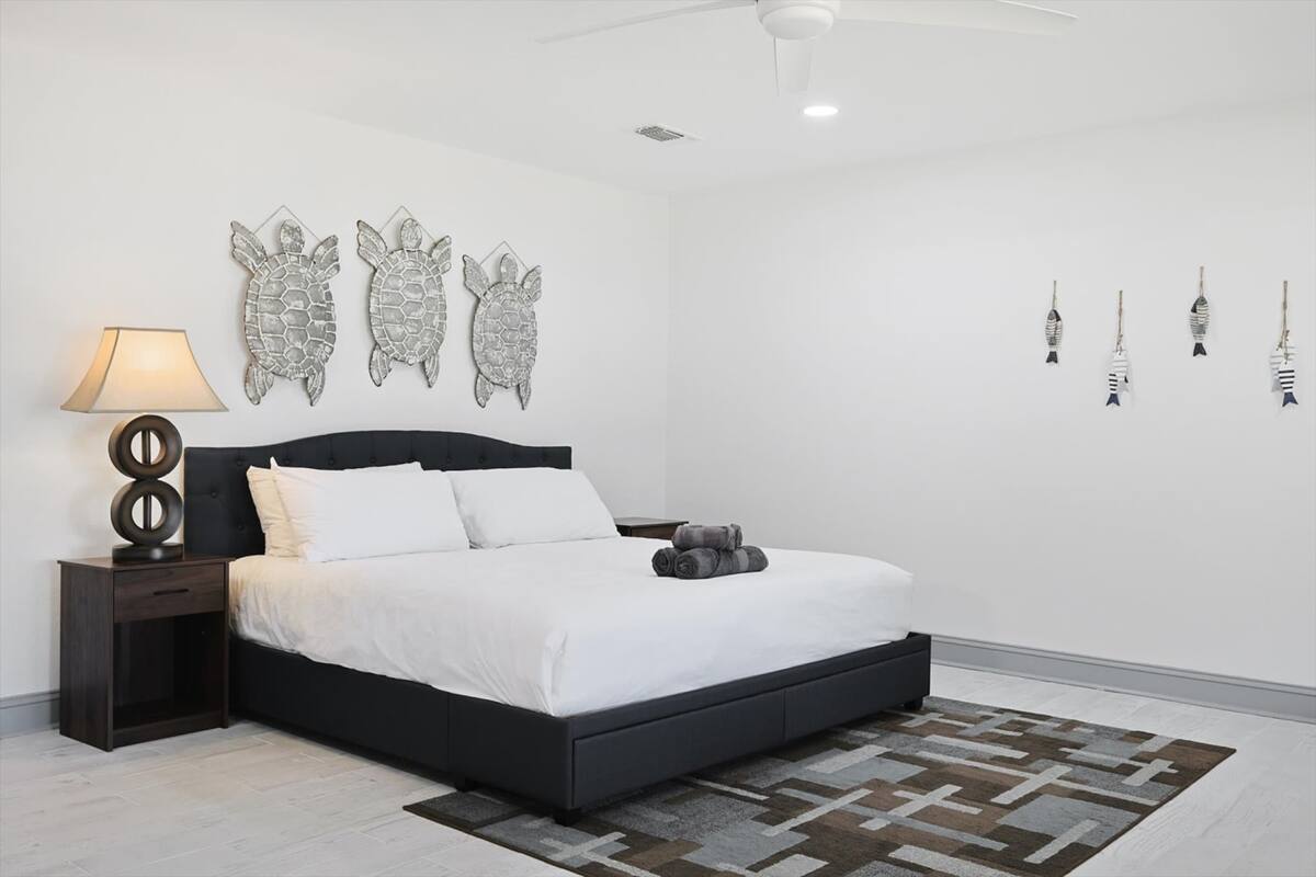 Your Lakeside Destination - 3 Bedrooms, Lake Access