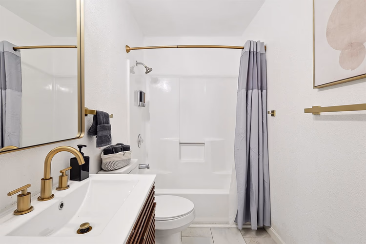 https://upcdn.io/W23MTH6/image/uploads/2025/09/26/4jUpNY5x7n-G%20(1).jpg?f=avif&w=900&h=500&fit=cover&quality=60