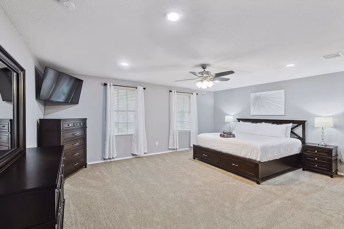 4 Bedrooms, Brick Retreat with Gameroom & Backyard