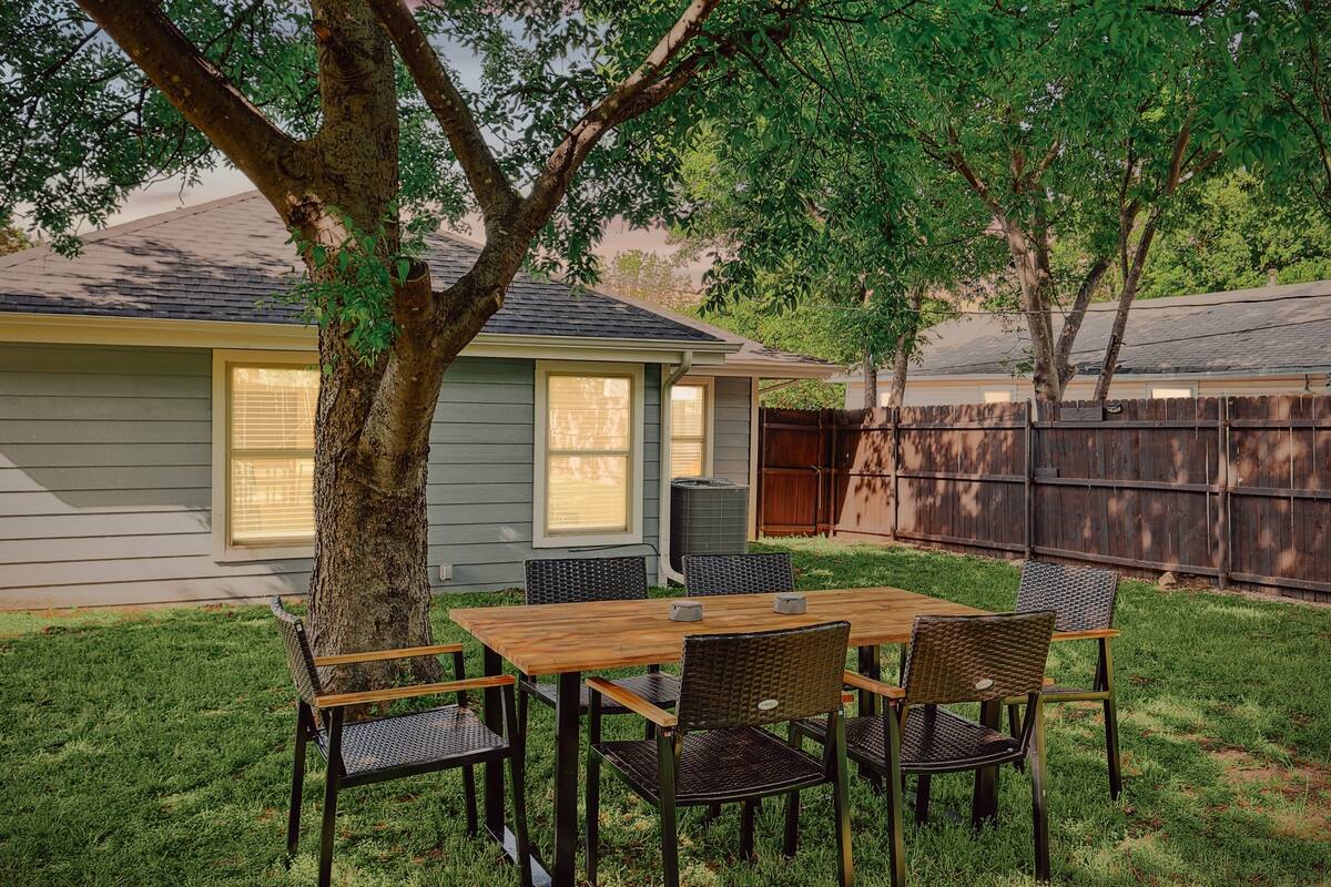 Serene Escape - Peaceful 3-BD Retreat with Yard