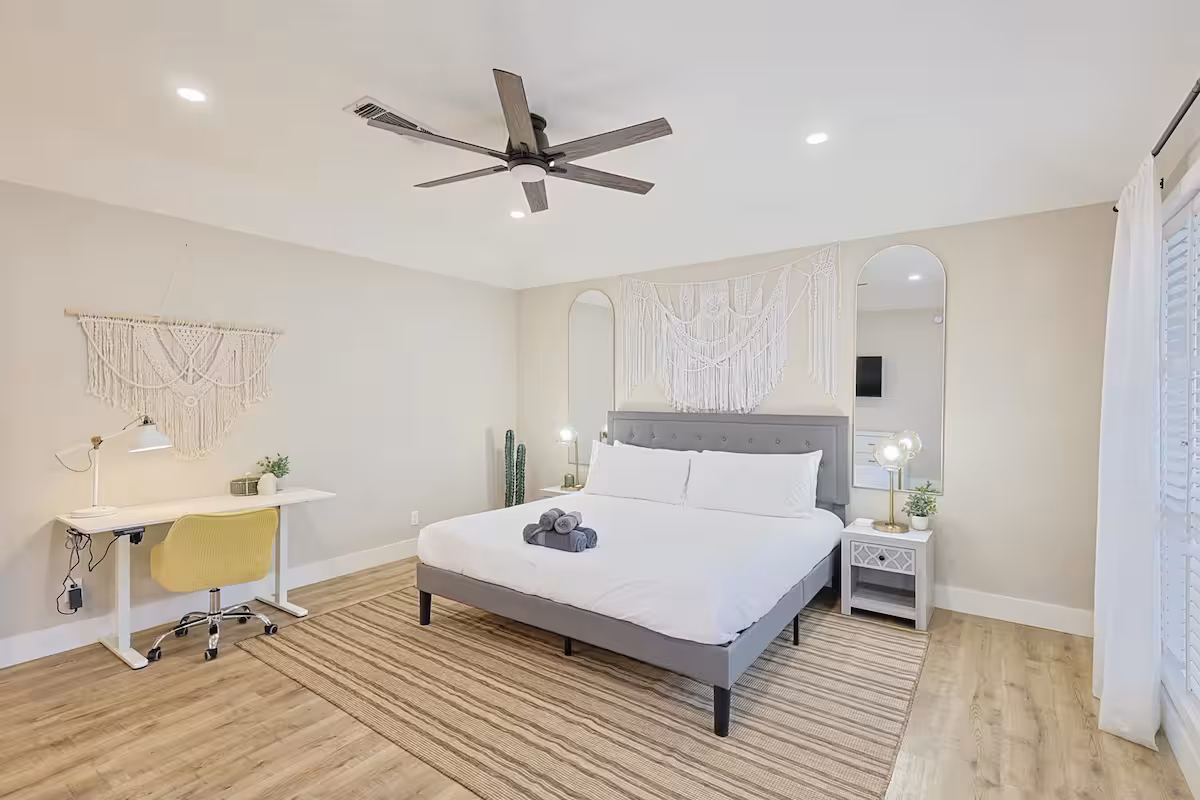 Lone Star Getaway - 5BD/3BA w Game Room & Backyard