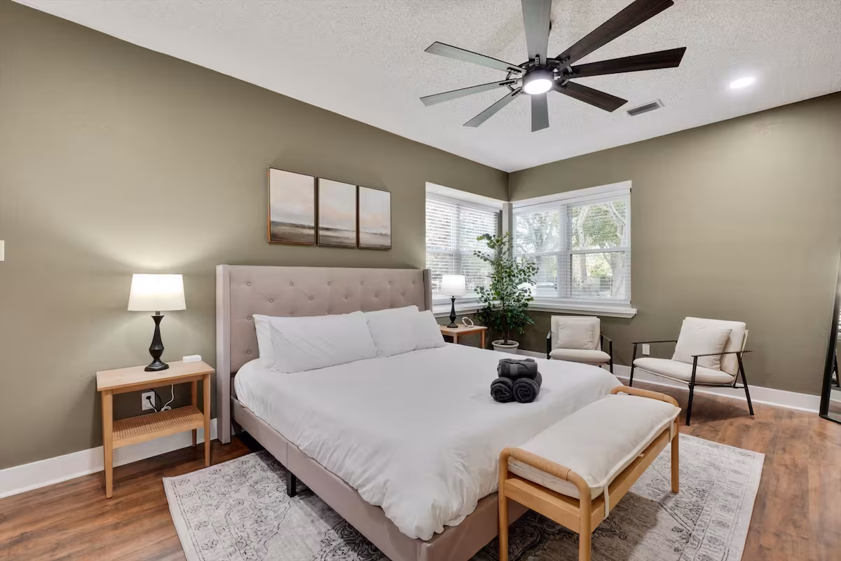 Tropical Pool Oasis - 5 BR, Foosbal, Cinema