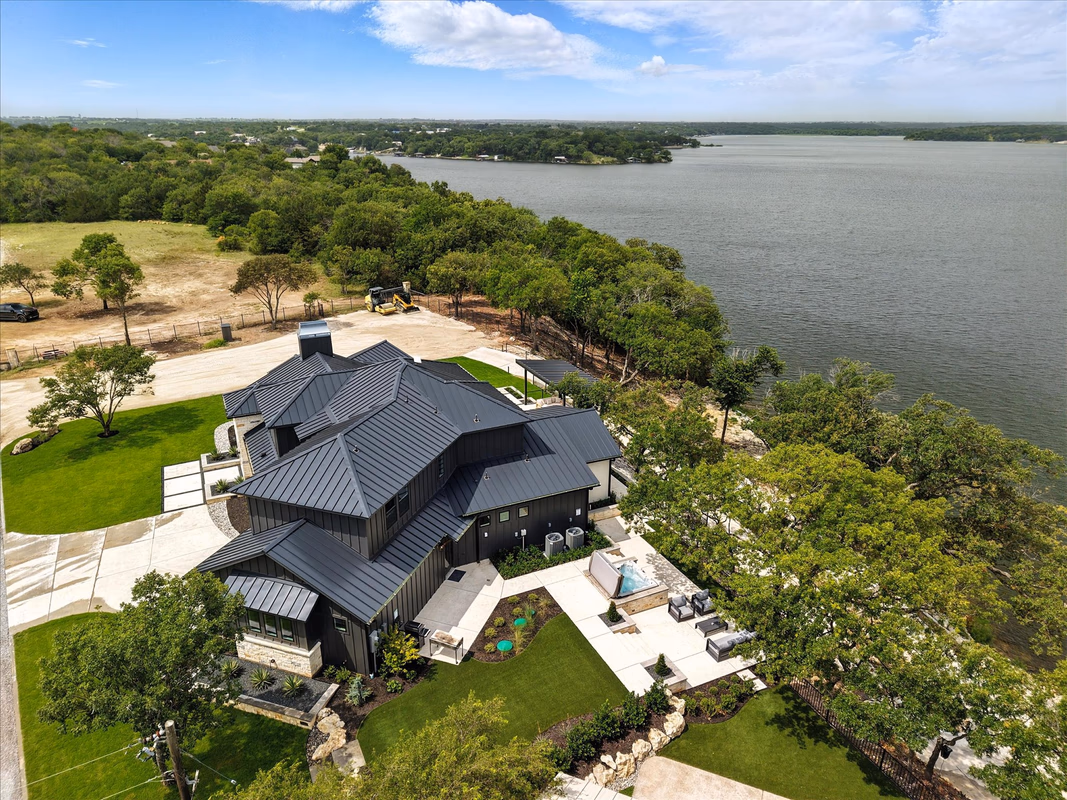 Heavenly Retreat – 5BD/5.5BA of Waterfront Living