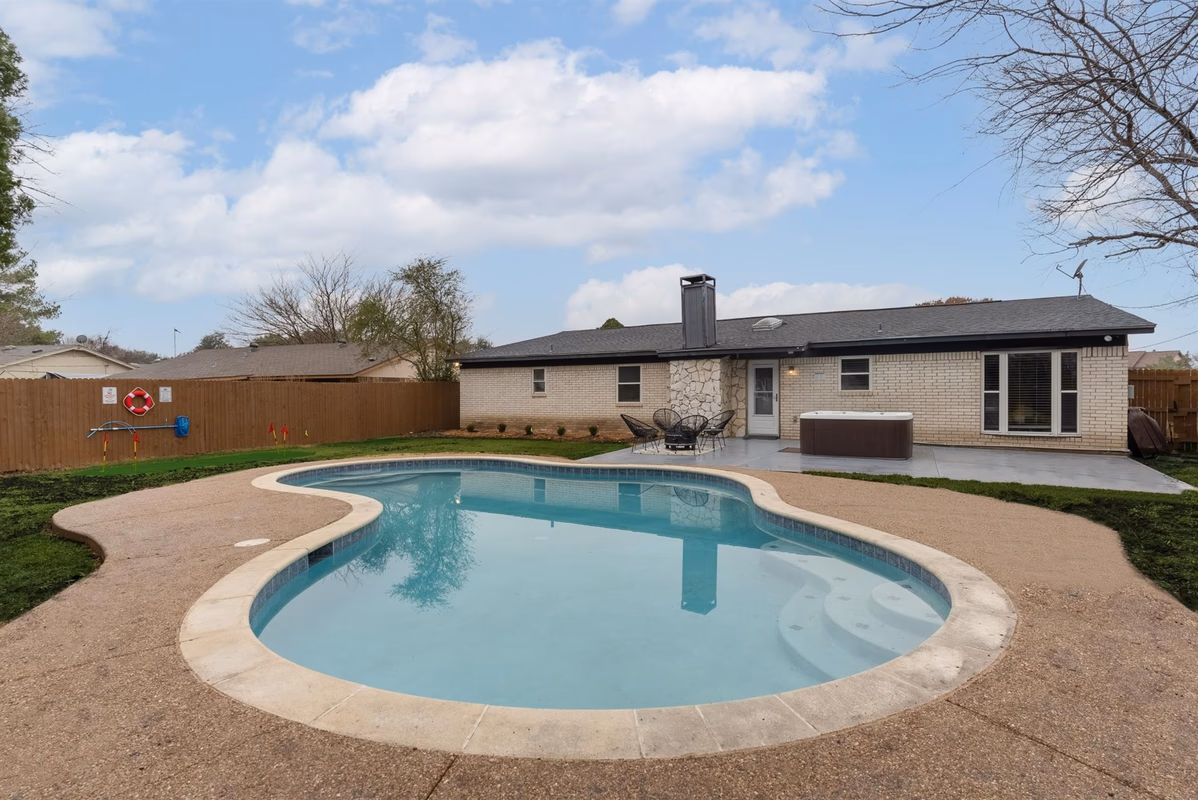 Texas Designer Home with Private Hot Tub and Pool!