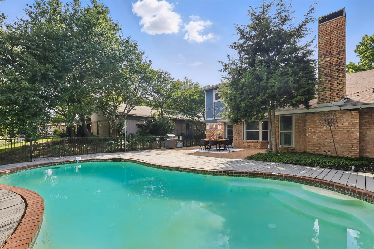 Best of Garland | Pool, Cinema Rm, BBQ (3BD/2.5BA)