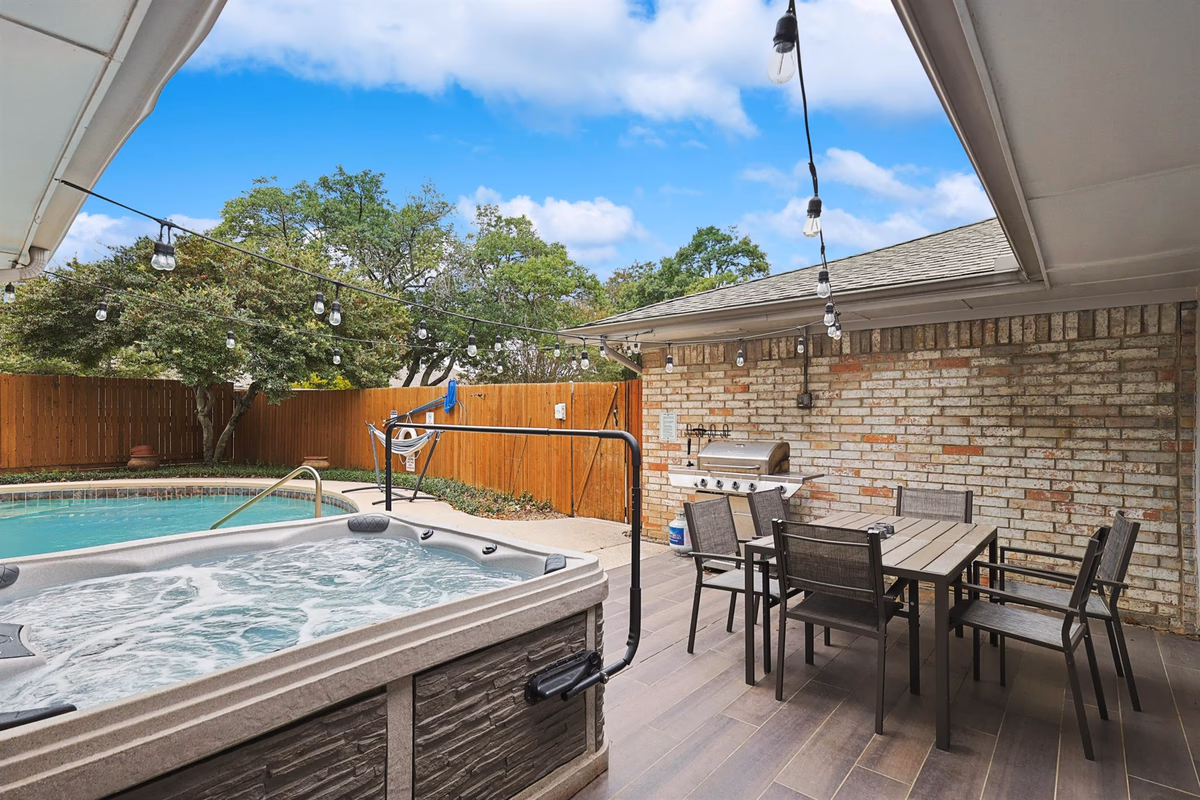 Stunning Modern Rustic House - Pool,Playroom,Patio