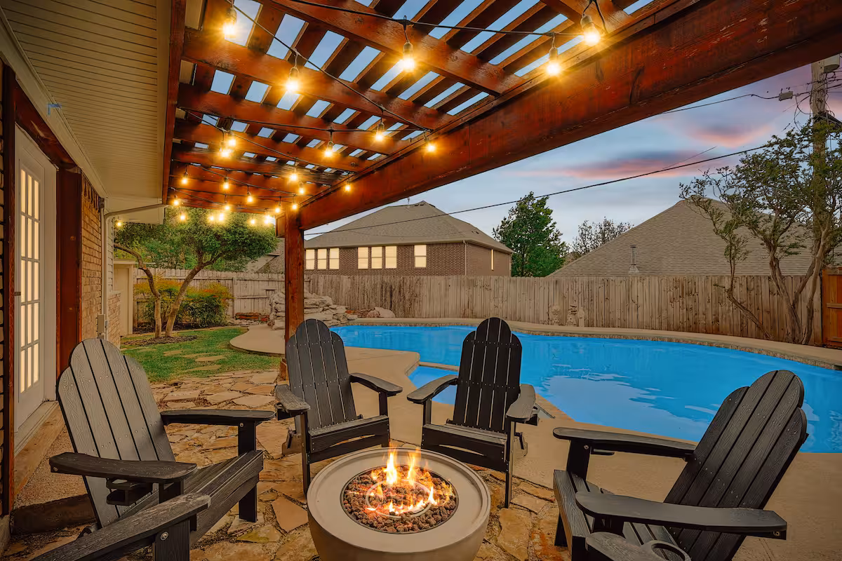 3-BD Backyard Oasis w Pool, Patio, Firepit