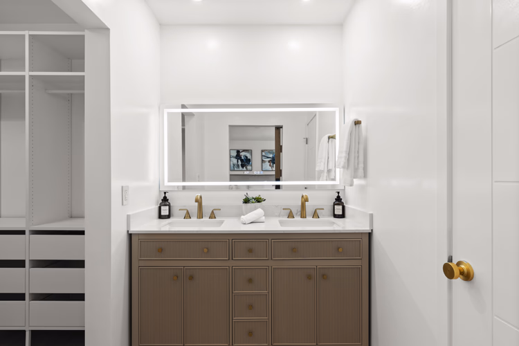 https://upcdn.io/W23MTH6/image/uploads/2025/10/01/4jU8mxqG7V-Photo%20Jun%2003%202025%2C%209%2019%2049%20PM.jpg?f=avif&w=900&h=500&fit=cover&quality=60