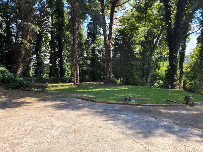 https://upcdn.io/W23MTH6/image/uploads/2025/10/04/4jTqtEbn52-Custer%20backyard.jpg?f=avif&w=900&h=500&fit=cover&quality=60