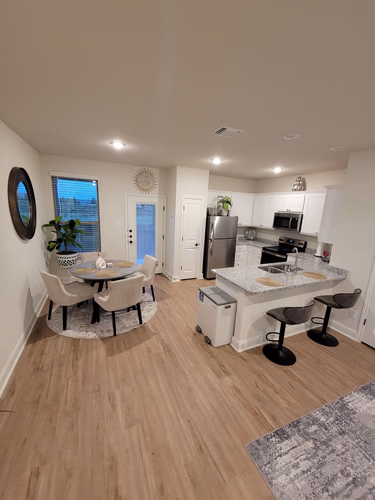 https://upcdn.io/W23MTH6/image/uploads/2025/10/07/4jTM8yy2Fh-DiningKitchen1c.jpg?f=avif&w=900&h=500&fit=cover&quality=60