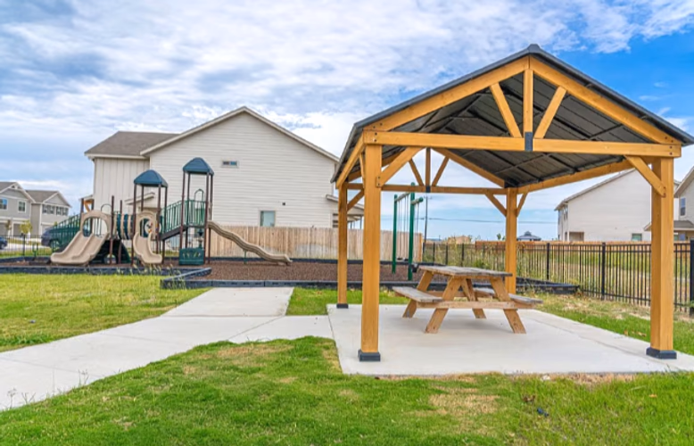 https://upcdn.io/W23MTH6/image/uploads/2025/10/07/4jTM3xYHBN-Playground2y650pixels.png?f=avif&w=900&h=500&fit=cover&quality=60