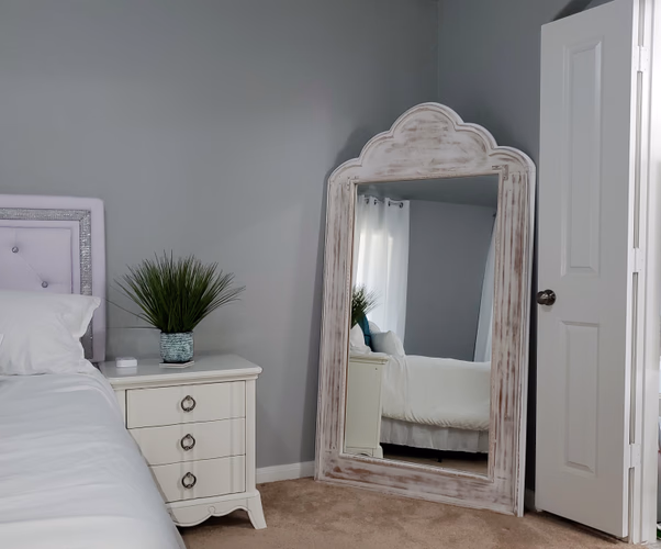 https://upcdn.io/W23MTH6/image/uploads/2025/10/08/4jTFM8vw8M-Main%20Room%201%20(2).jpg?f=avif&w=900&h=500&fit=cover&quality=60
