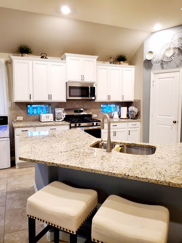 https://upcdn.io/W23MTH6/image/uploads/2025/10/08/4jTFLwKvFS-Kitchen%2091.jpg?f=avif&w=900&h=500&fit=cover&quality=60