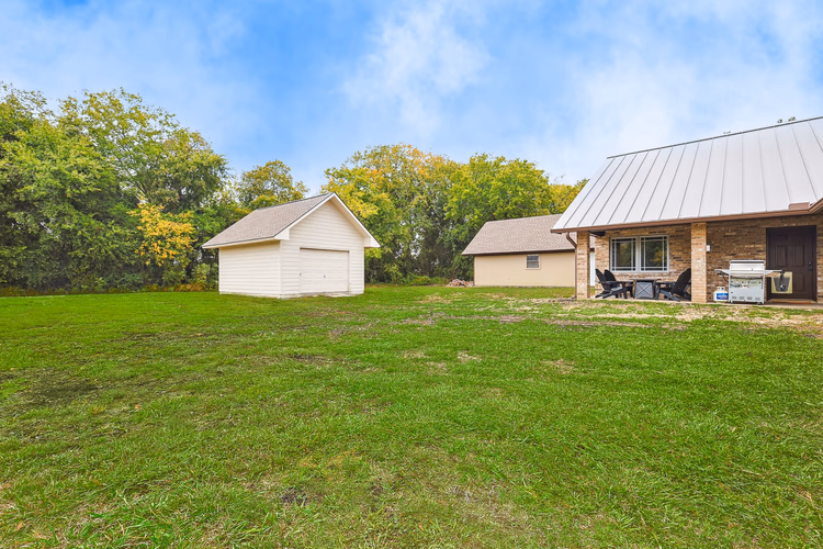 https://upcdn.io/W23MTH6/image/uploads/2025/10/06/4jTW2UxGDk-15305%20Plum%20Ln%20backyard%20reshoot%20Final-10.jpg?f=avif&w=900&h=500&fit=cover&quality=60
