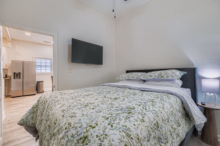 https://upcdn.io/W23MTH6/image/uploads/2025/10/07/4jTSL18q5y-23%20-%20Bedroom%203.jpg?f=avif&w=900&h=500&fit=cover&quality=60