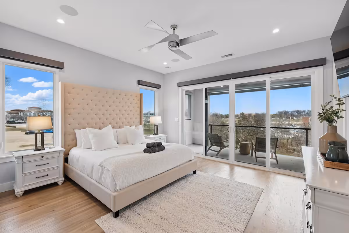 Luxury Living at its Finest – 3BD/3.5BA (Sleeps 6)