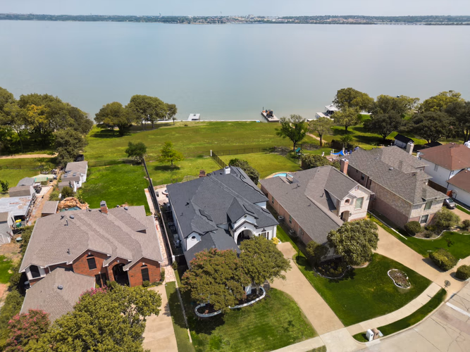 https://upcdn.io/W23MTH6/image/uploads/2025/10/10/4jSxxvtW2A-4710%20Scenic%20Drive%20Green%20Grass%20Final-1.jpg?f=avif&w=900&h=500&fit=cover&quality=60
