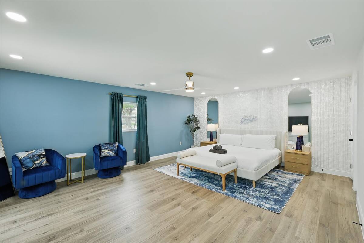 Modern Open-Concept | 4-BD/3-BA with Backyard