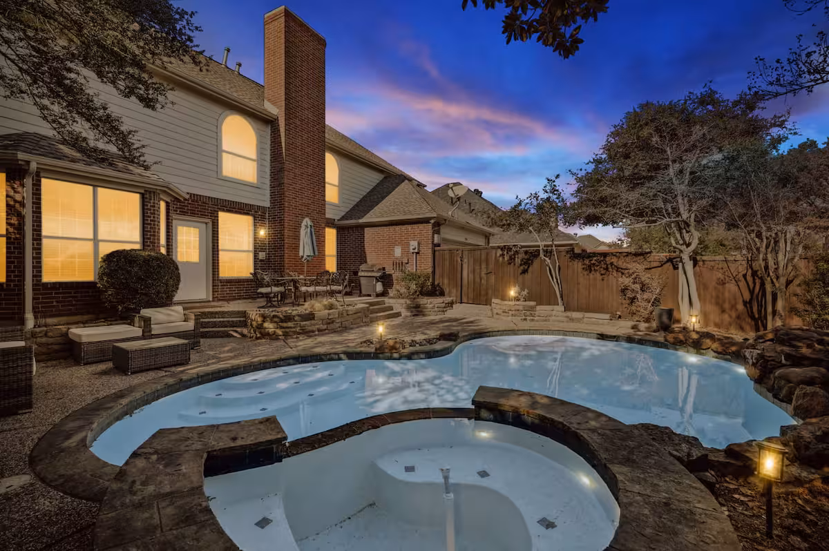 Dream Vacay in Central Plano - Pool & Grill
