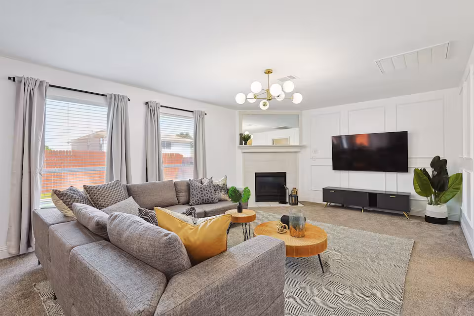 Modern Comforts & Classic Charm w Pool, 5BD