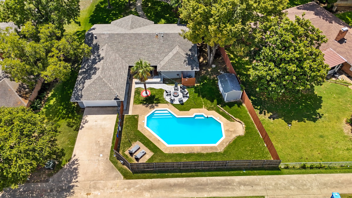 Best of Desoto, 5BR, 2BA with Pool, Hot Tub, Patio