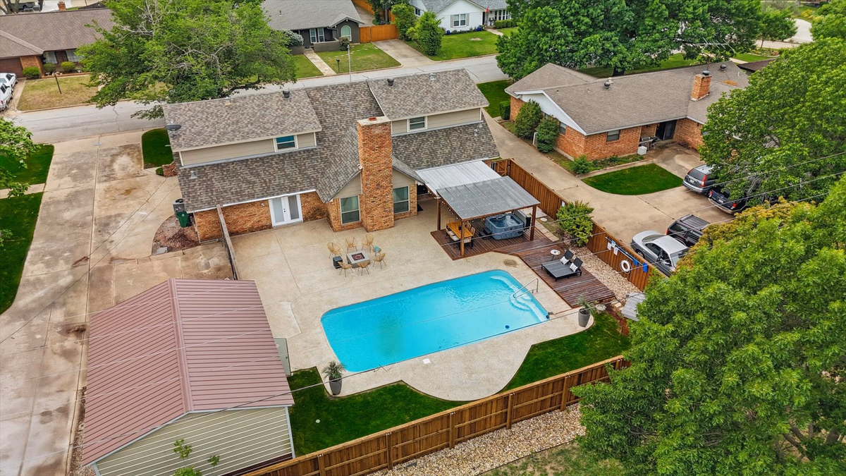 5BD Vacation Retreat w Pool, Games, Golf Simulator