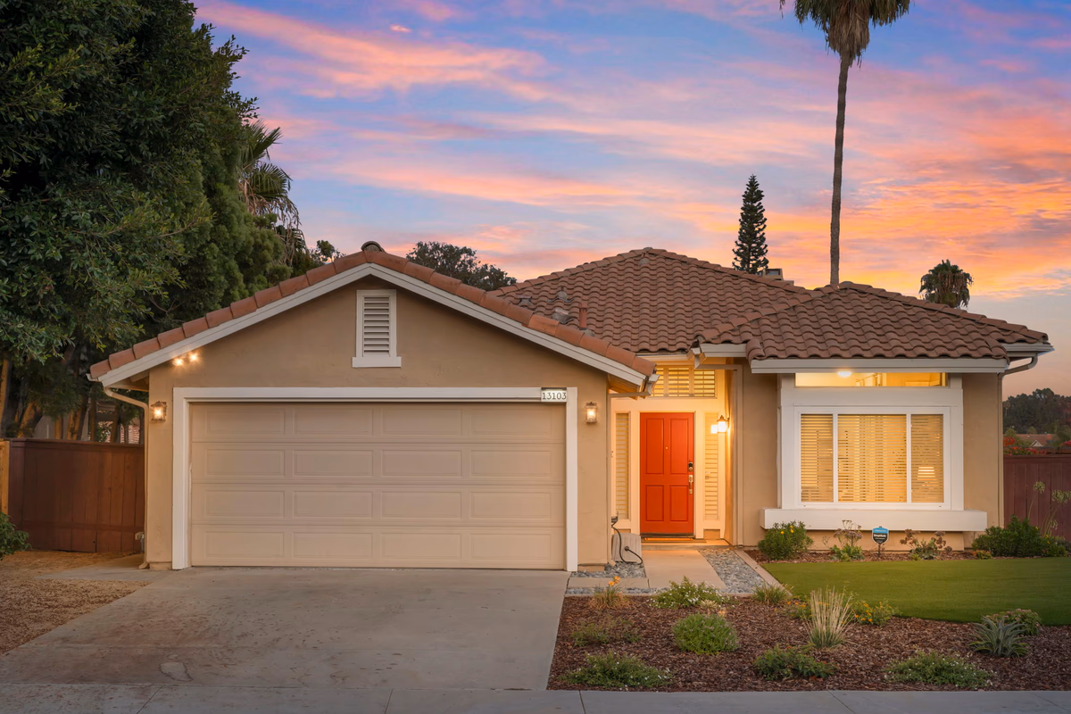 Stylish Single Story | Dual EV Charger | WIFI