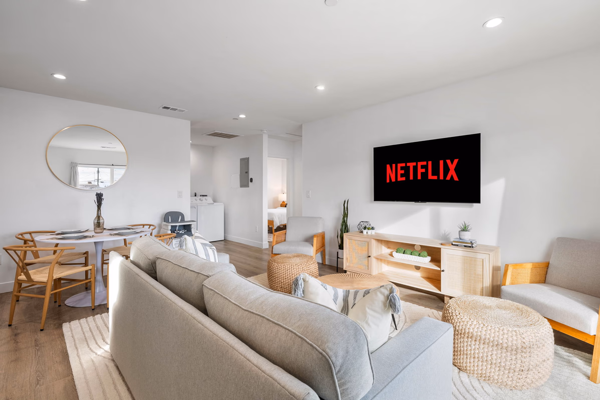 Modern 3 Bed South Bay House w/ Laundry + Parking