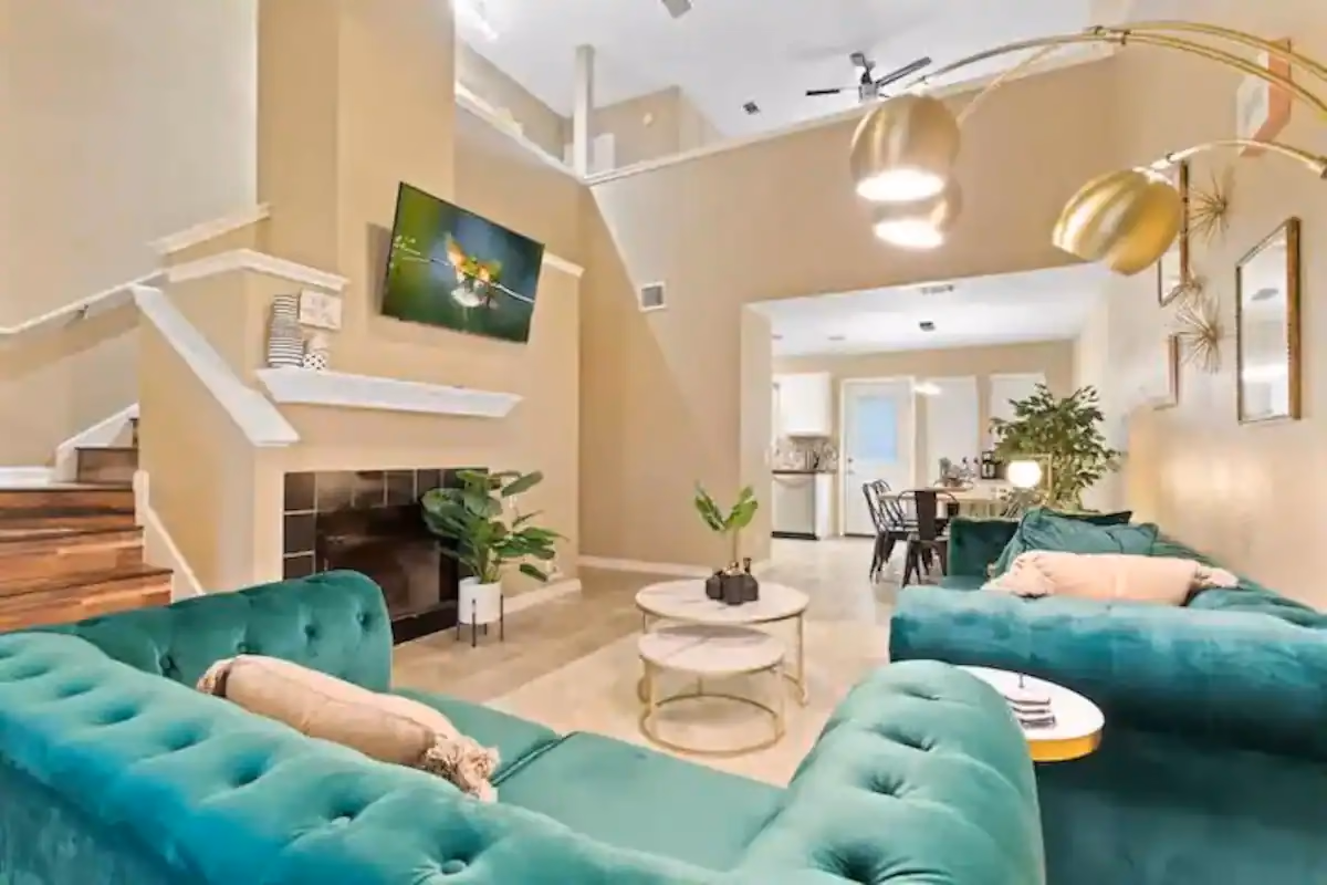 4BR Escape|Games| Near Tesla, F1,Trails & Top Eats