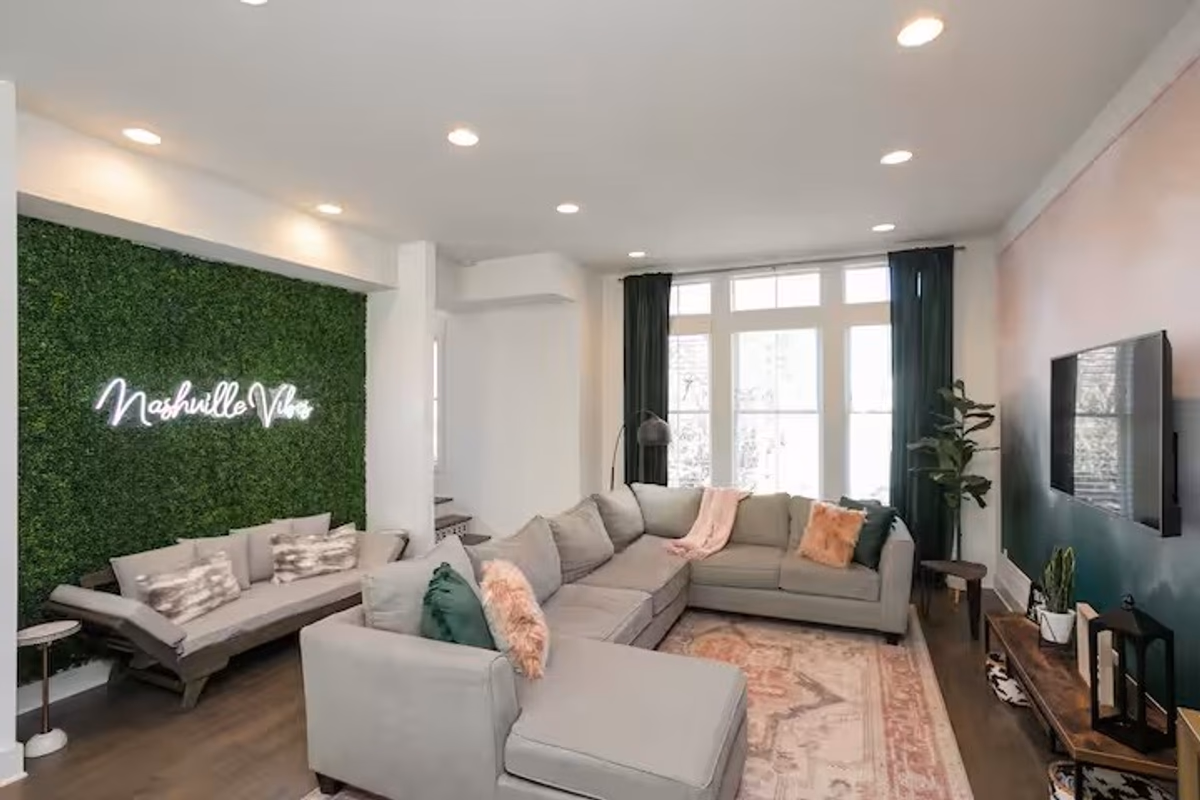 3BR Gem Near Broadway & Airport