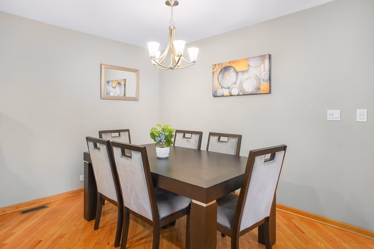 https://upcdn.io/W23MTH6/image/uploads/2025/12/18/4jHtjLRK3Q-6-web-or-mls-DSC02024.jpg?f=avif&w=900&h=500&fit=cover&quality=60