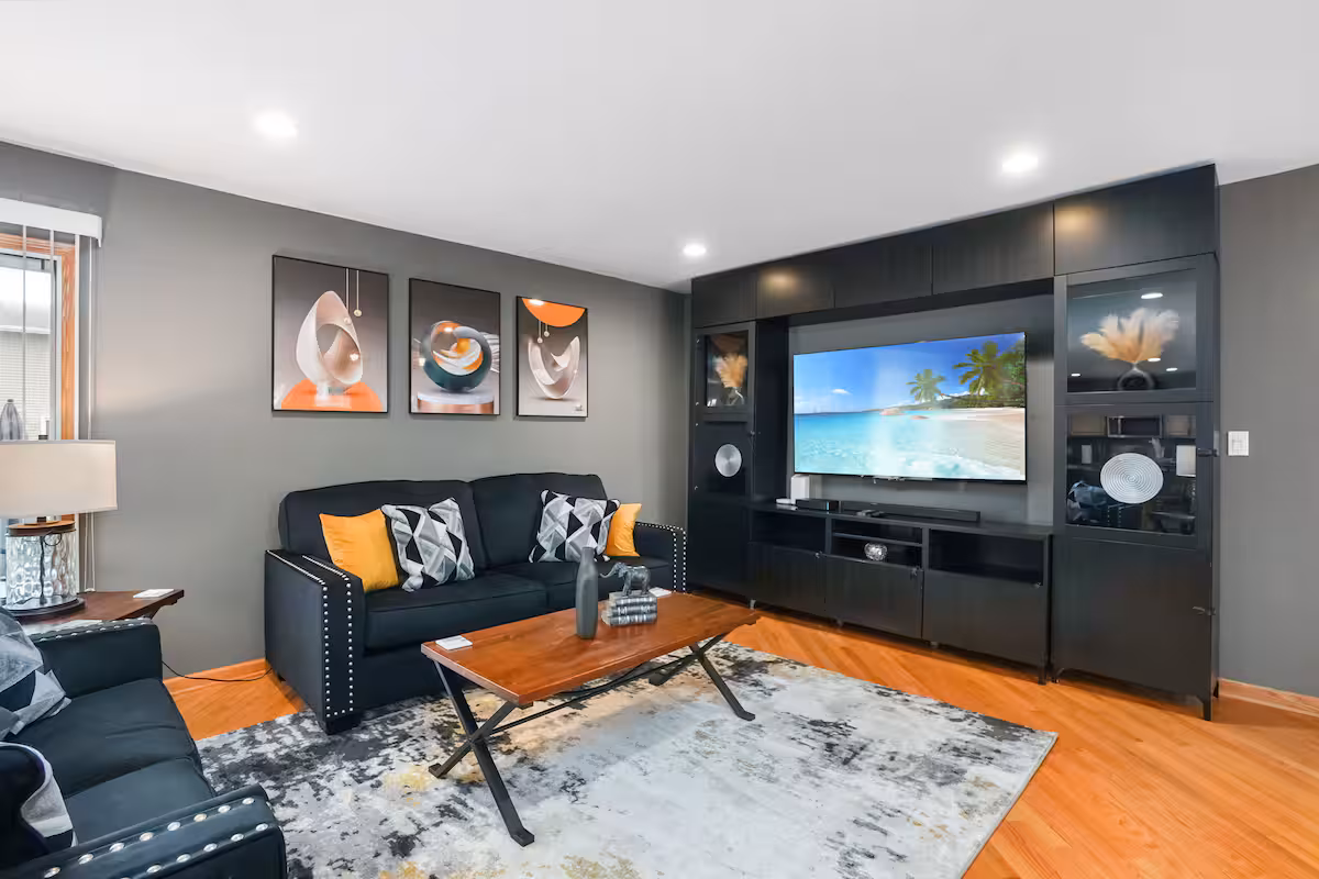 Elk Grove Village FHS Rental – Kingsbridge Rd