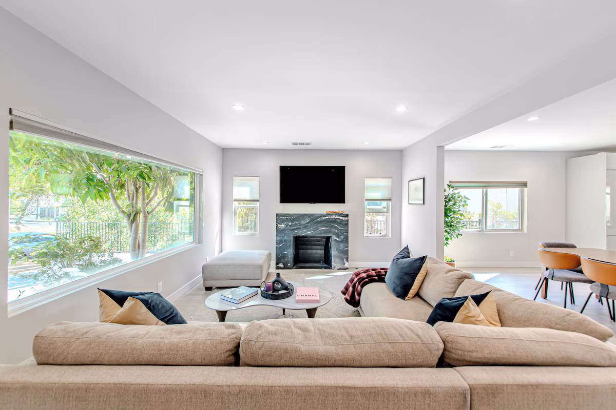 MODERN 4 BEDROOM + GUEST HOUSE & POOL WEST HOLLYWOOD