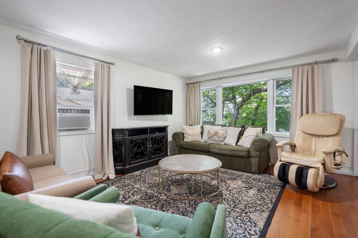 Linden Lakefront Home with Tunnel | Pet Friendly